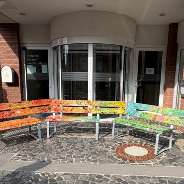 Einweihung neuer „Bänke gegen Ausgrenzung“ in Geilenkirchen